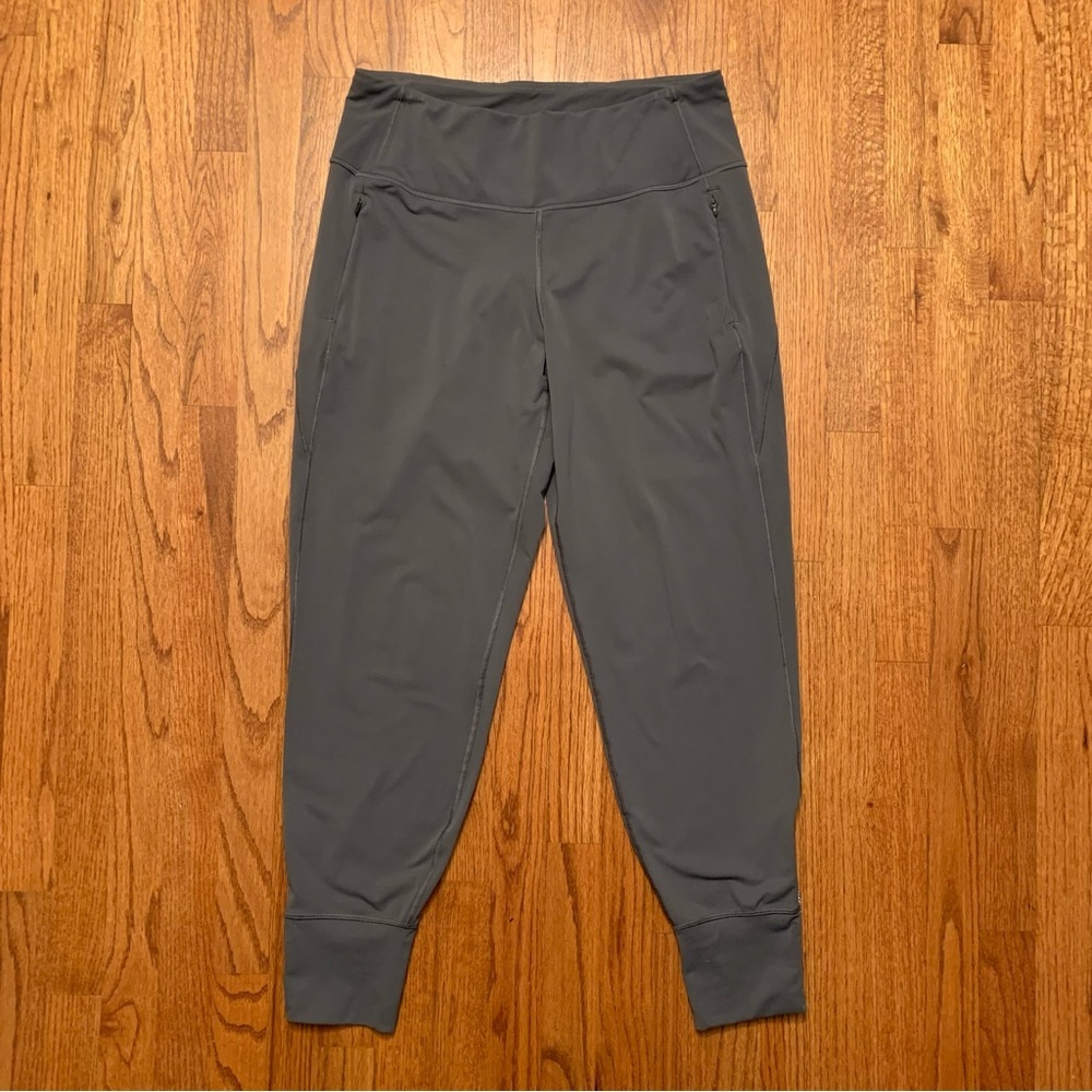 Lululemon Fresh Tracks Pant in Dark Carbon Pants size 10